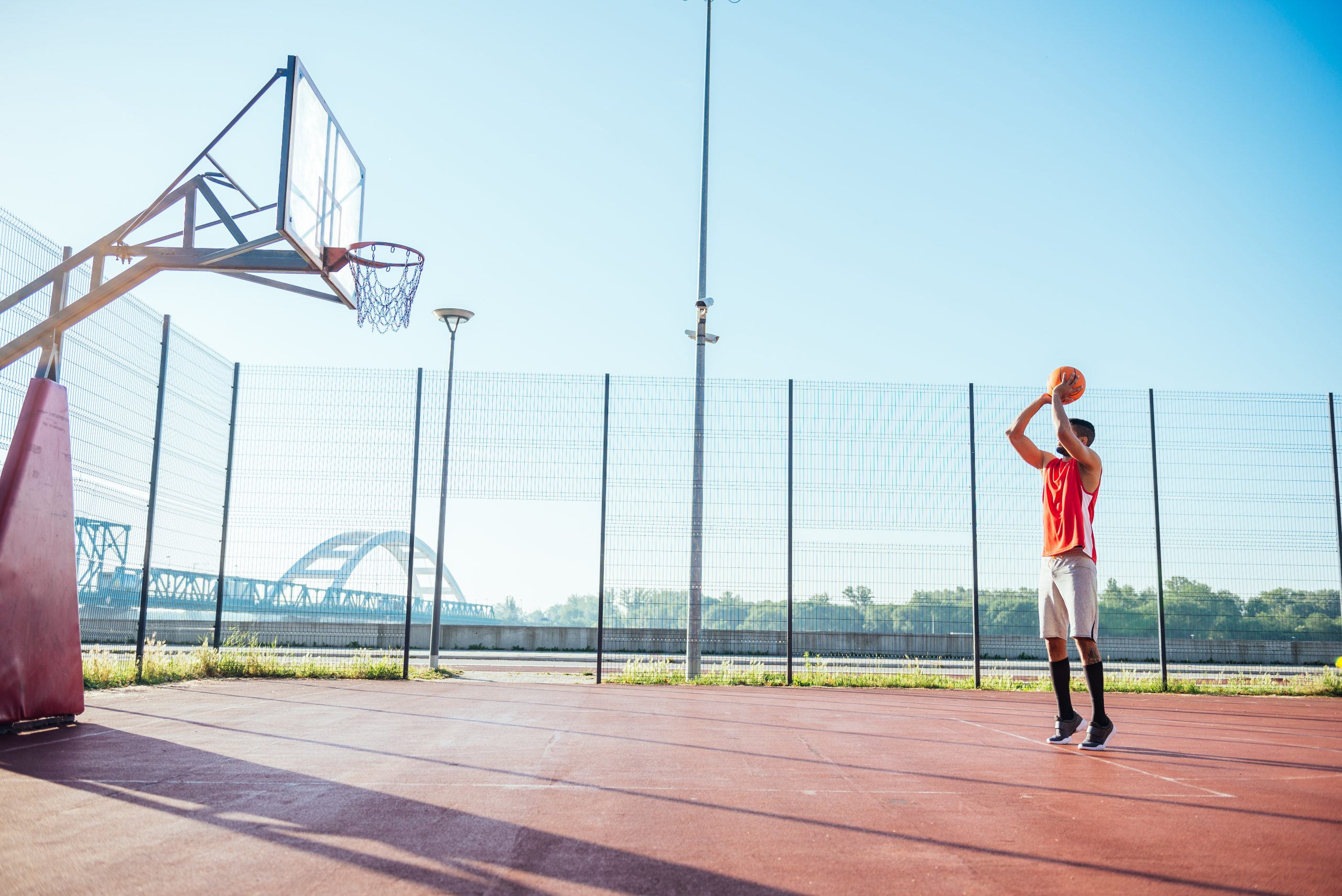 El baloncesto como metáfora visual de la estrategia financiera